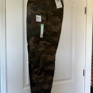 Sonoma Men's Camo Cargo Pants - Olive Green & Brown